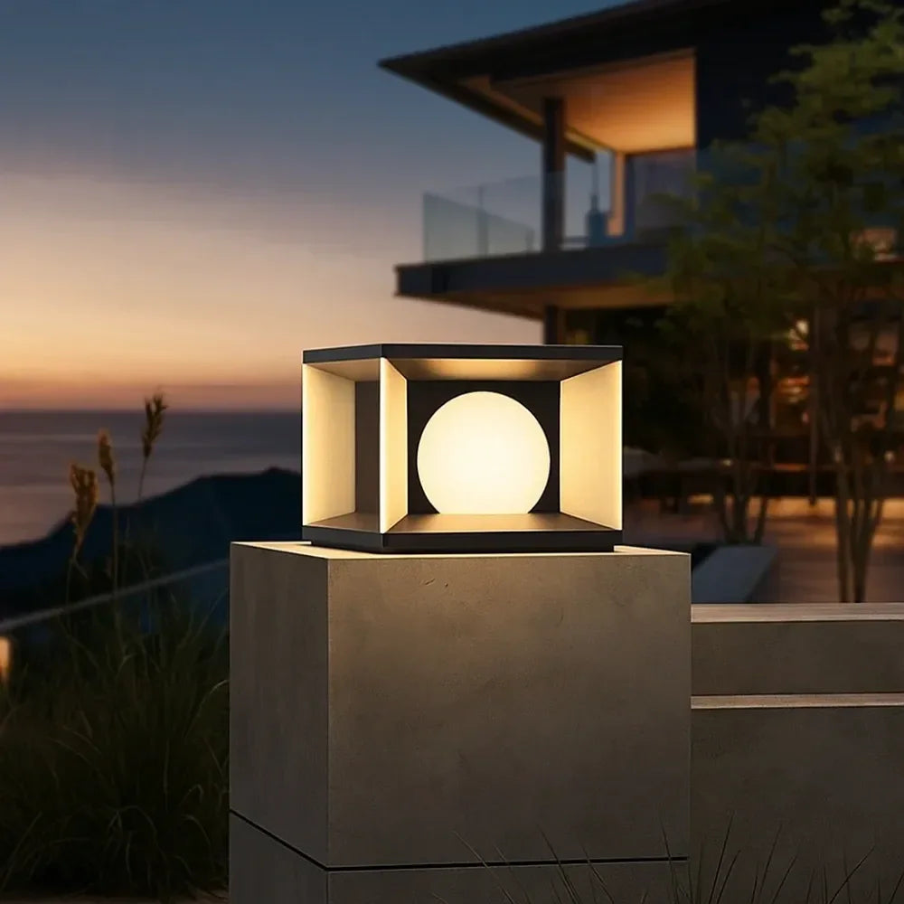 Lampada da pilastro LED solare moderna in metallo nero a cubo