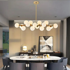 Lampadario con sfere di vetro dal design moderno per sala da pranzo
