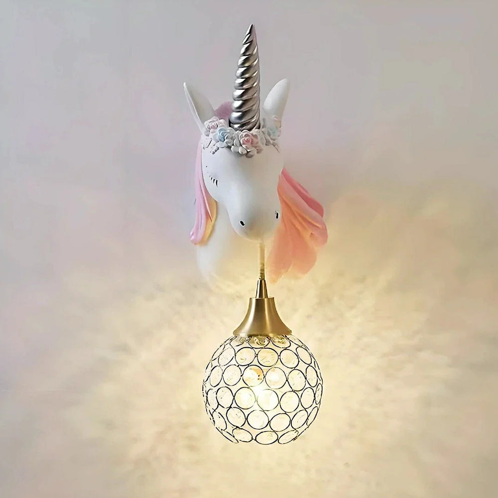 Applique unicorno rosa con pendente in cristallo per la cameretta della bambina