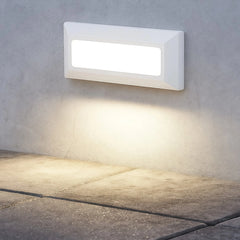 Segnapasso LED da esterno a parete rettangolare con luce diffusa design minimal