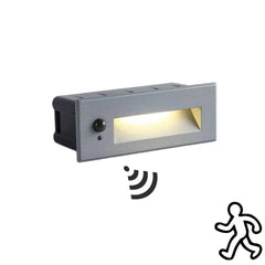 Segnapasso LED da incasso rettangolare per scale esterne con sensore di movimento
