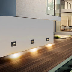 Segnapasso LED da parete per esterni dal design minimalista con finitura sabbiata