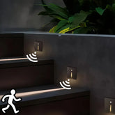 Segnapasso LED da incasso quadrato dal design minimalista con sensore di movimento per portico