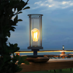 Lampada da pilastro nera con struttura a lanterna dal design contemporaneo per giardino