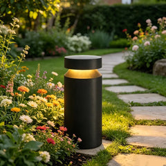 Paletto da giardino LED cilindrico nero con testa a cappello e design minimalista