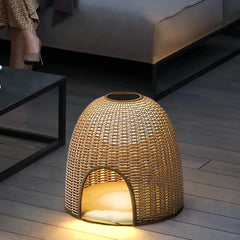 Lanterna da esterno solare a LED in rattan a cupola in stile naturale per terrazzo