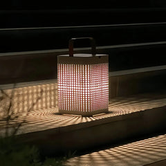 Lanterna da esterno solare LED portatile ricaricabile con effetto traforato per giardino