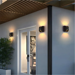 Applique da esterno LED bidirezionale nera dal design moderno
