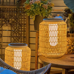 Lanterna da esterno solare LED in rattan naturale forma cilindrica per terrazzo