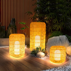 Lanterna da esterno solare LED in rattan naturale forma cilindrica per terrazzo