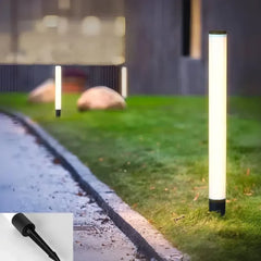 Paletto luminoso cilindrico da esterni nero a LED con design minimalista per giardino