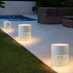 Lampada da pavimento per esterno cilindrica a LED dal design moderno