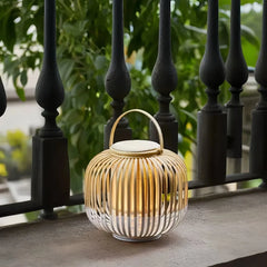 Lanterna da pavimento in bambù stile boho LED per terrazzo