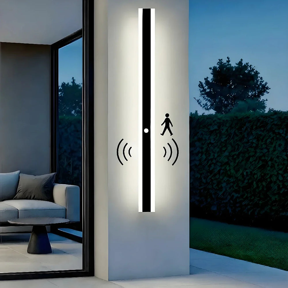 Applique barra da esterno LED con sensore di movimento minimal in metallo nero