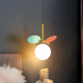 Lampada a sospensione con globo in vetro dal design moderno da comodino
