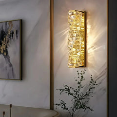 Applique da parete in cristallo verticale a LED dimmerabile di lusso per camera da letto