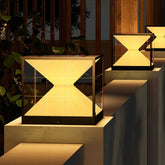 Lampada da pilastro moderna cubica a LED solare con diffusore a forma di clessidra per giardino