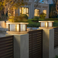 Lampada da pilastro contemporanea cubica in vetro trasparente rigato per giardino