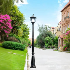 Lampione classico da giardino stile lanterna in vetro satinato con palo alto