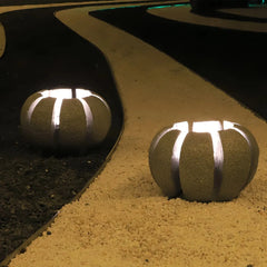 Lampada da giardino a forma di sasso a LED dal design moderno ispirato ai petali