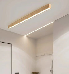 Plafoniera lunga LED in legno per corridoio nordica