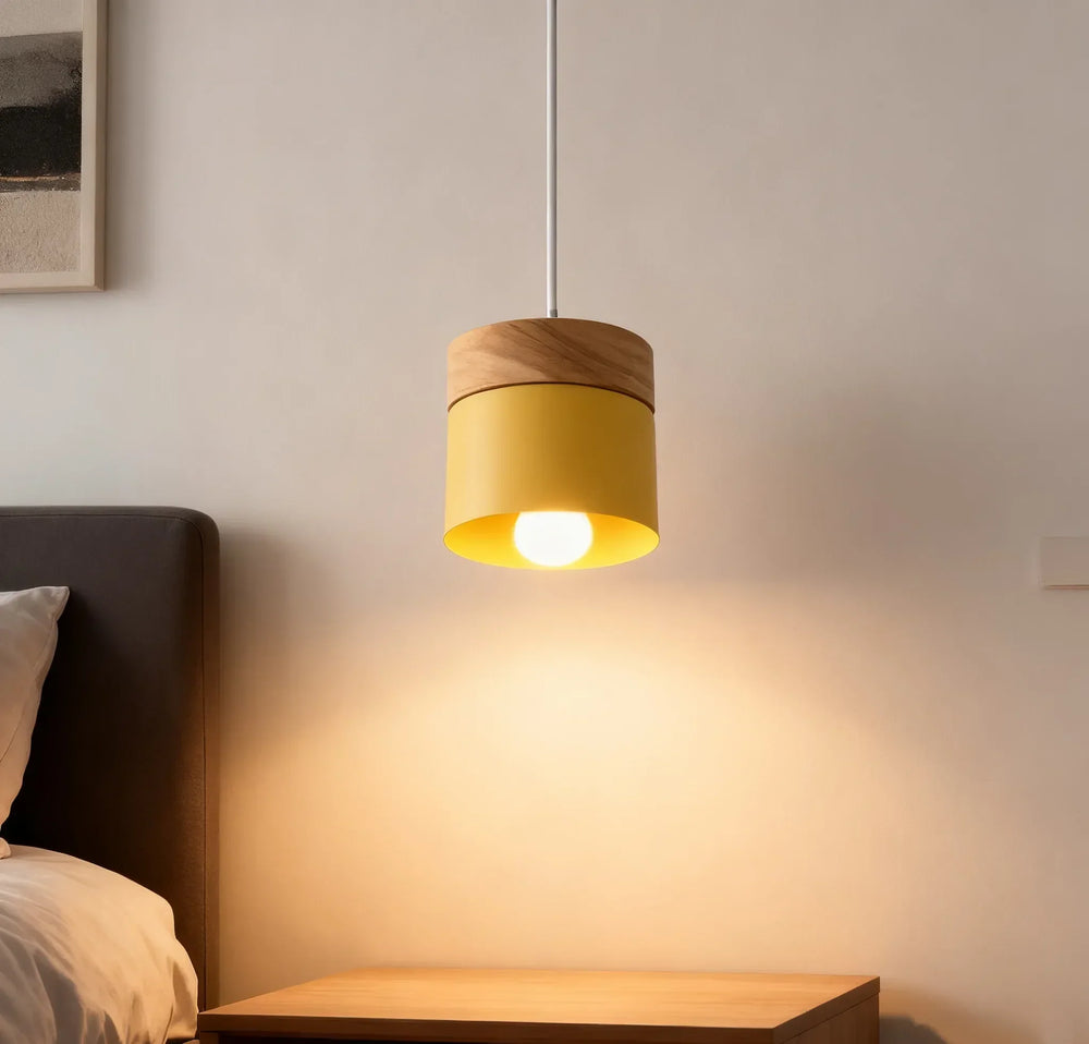 Lampadario cilindrico con base in legno dal design nordico per la sala da pranzo