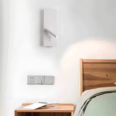 Applique moderna rettangolare con faretto orientabile per camera da letto e luce d’atmosfera integrata