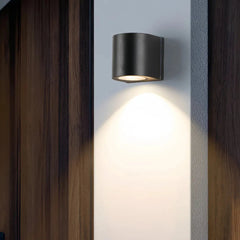 Applique da esterno monodirezionale LED nero opaco in stile minimal per ingresso