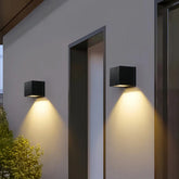 Applique da esterno monodirezionale LED nero opaco in stile minimal per ingresso