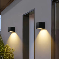 Applique da esterno monodirezionale LED nero opaco in stile minimal per ingresso