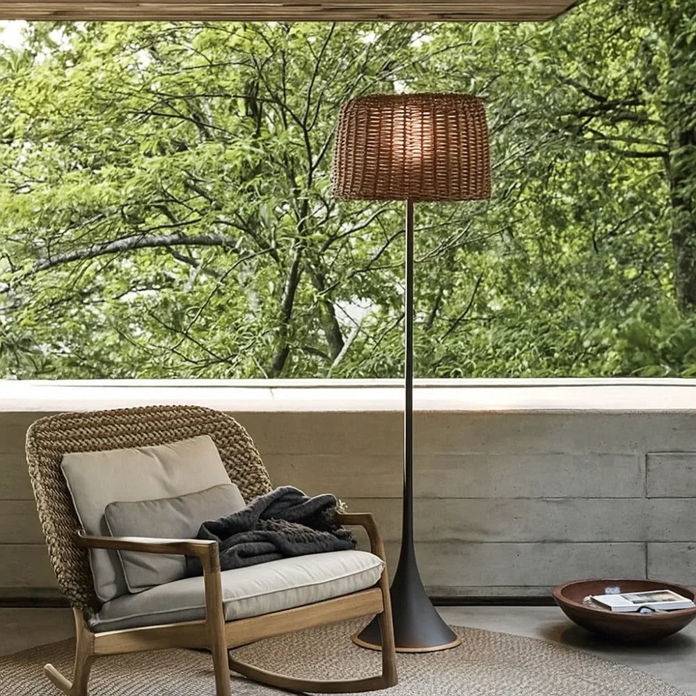 Lampada da terra per esterno in rattan stile nordico LED solare altezza 176 cm per terrazzo
