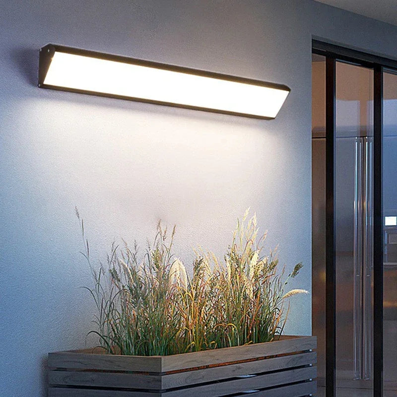 Applique esterno sopra porta lunga LED moderno nero