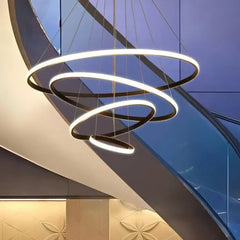Lampadario ad anelli LED dimmerabile in metallo dal design moderno per soggiorno
