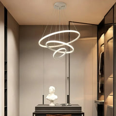 Lampadario ad anelli LED dimmerabile in metallo dal design moderno per soggiorno