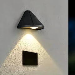 Applique da esterno monodirezionale LED con forma conica per ingresso