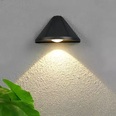 Applique da esterno monodirezionale LED con forma conica per ingresso