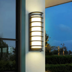 Applique da esterno IP68 a LED con griglia protettiva per ingresso dal design contemporaneo