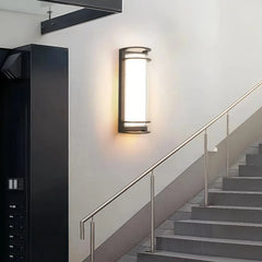 Applique da esterno IP68 a LED con griglia protettiva per ingresso dal design contemporaneo