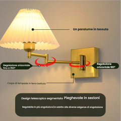 Applique anni 50 con braccio orientabile e paralume in tessuto per camera da letto