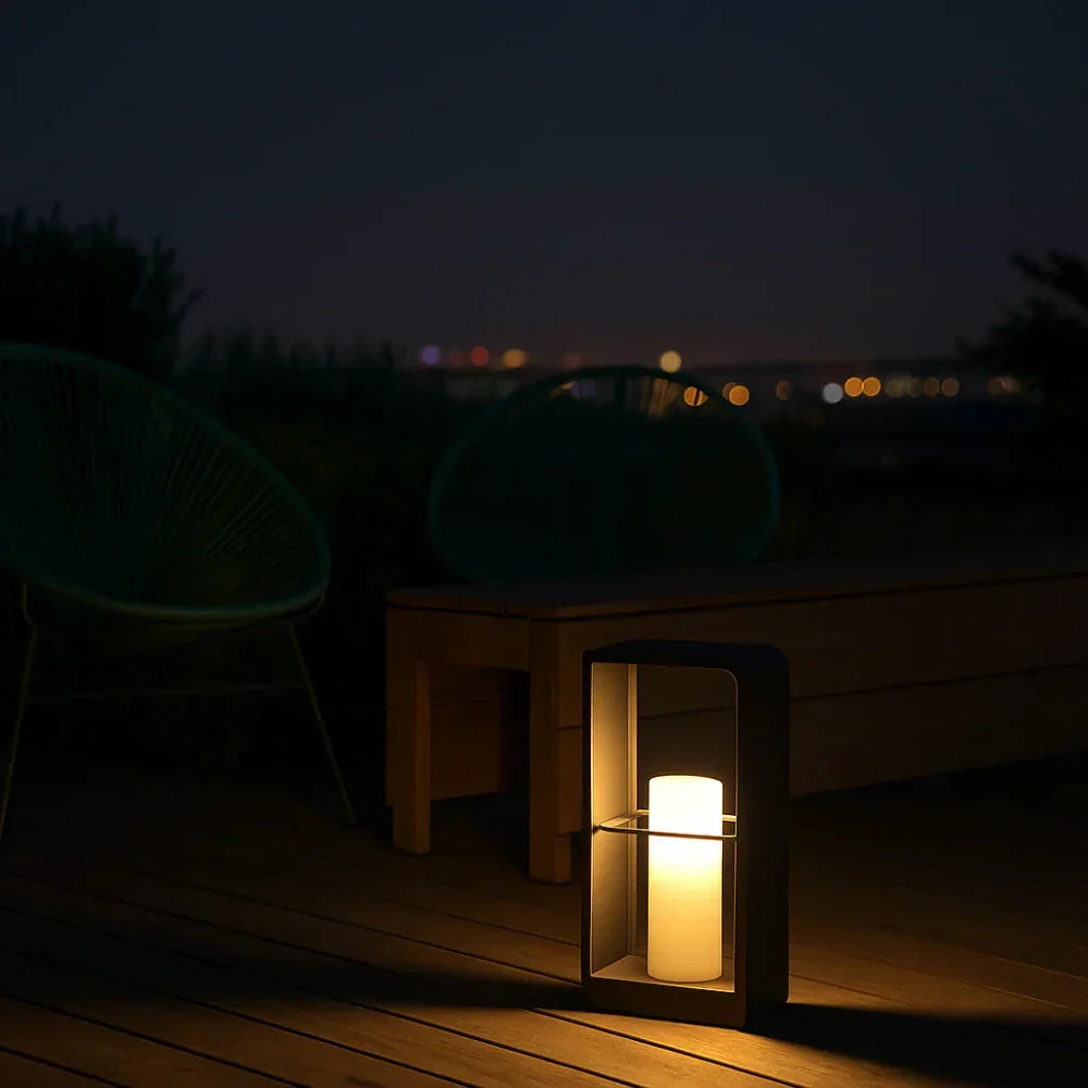 Lampada solare da terrazzo rettangolare moderna in metallo nero con LED