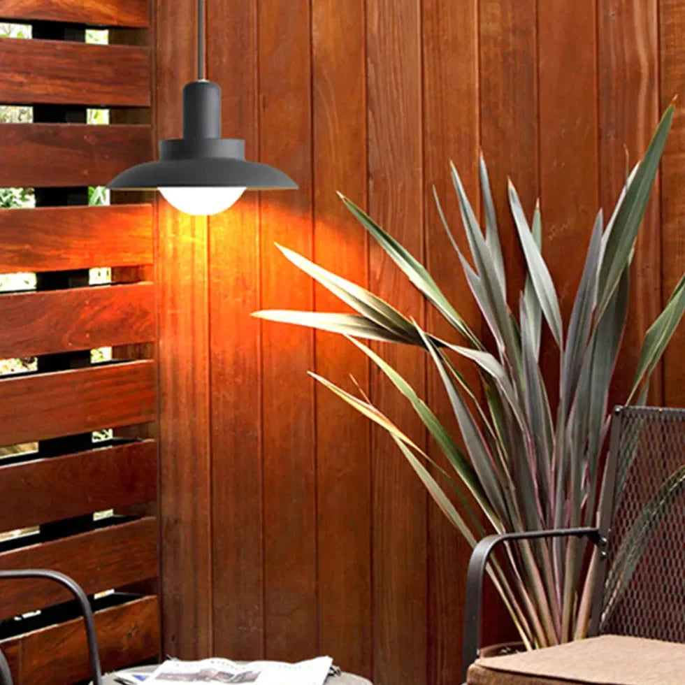 Lampadario Esterno in Stile Industriale a Forma di Ombrello