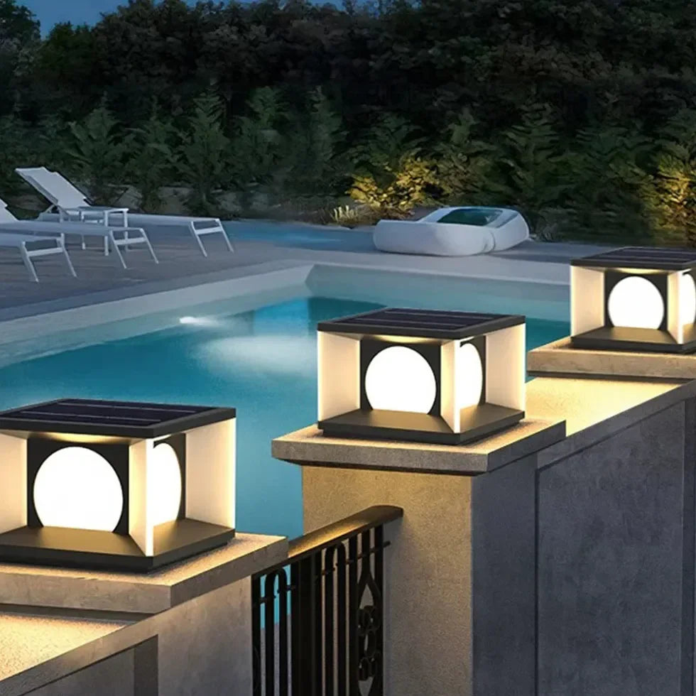 Lampada da pilastro LED solare moderna in metallo nero a cubo