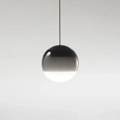 Lampadario a sospensione in vetro colorato a sfera con LED in stile nordico per sala pranzo