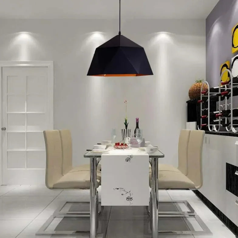 Lampadario a campana moderno in metallo dal design geometrico per la sala da pranzo