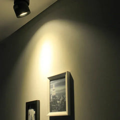 Faretto LED orientabile da soffitto in metallo dal design nordico