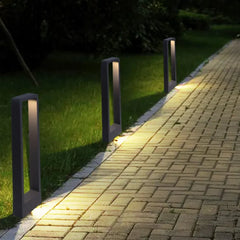 Lampione da giardino moderno LED a forma rettangolare in metallo nero con luce calda