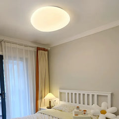 Plafoniera LED bianca dimmerabile con forma organica moderna per camera da letto