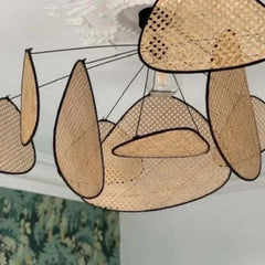 Lampadario in rattan a sospensione in stile naturale con forme organiche per sala pranzo