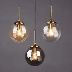 Lampadario con sfera di vetro LED design moderno a sospensione