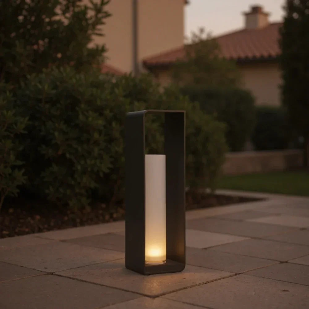 Lampada solare da terrazzo rettangolare moderna in metallo nero con LED